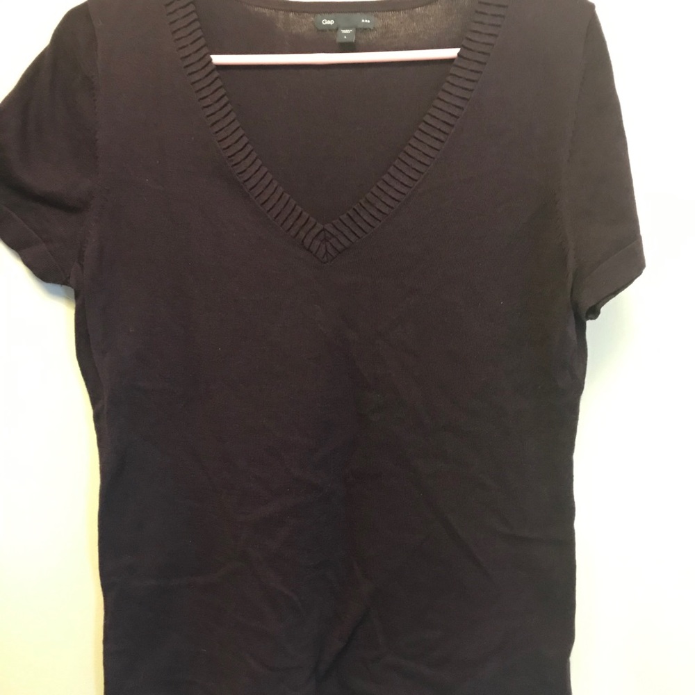 Gap deep purple short sleeve sweater.